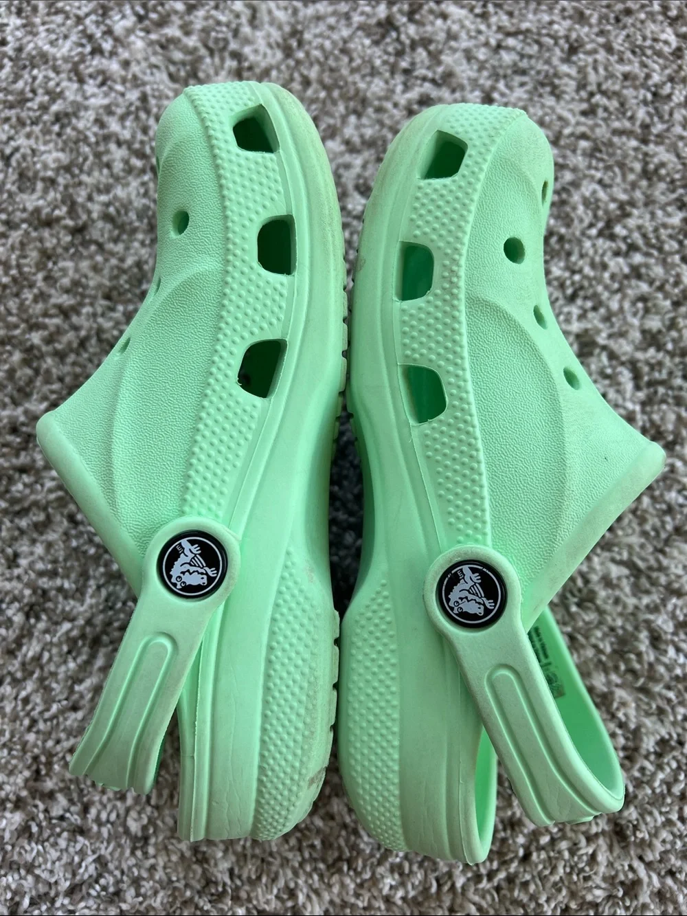 Crocs Kids Classic Clog Sandals in Pistachio Green Size 13